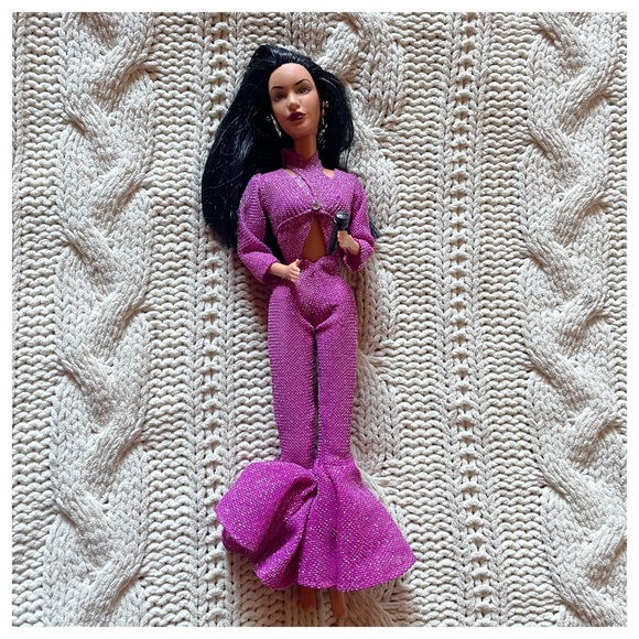 SOLD 🌹Selena Doll EUC - Picture 2 of 5